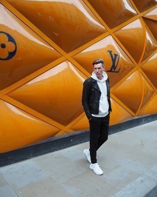 Какие косухи носить с черно-белыми брюками чинос