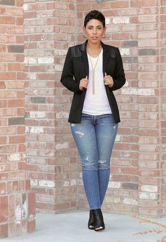 С чем носить черно-белые ботильоны с вырезом