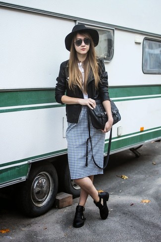 С чем носить черно-белые ботильоны с вырезом