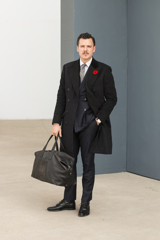 С чем носить черно-белые классические ботинки мужчине