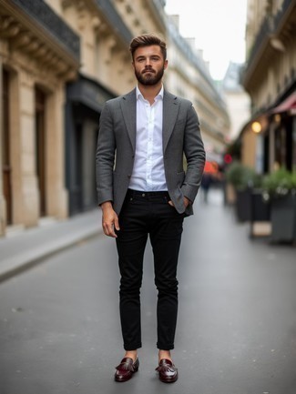 С чем носить черно-белые классические брюки мужчине