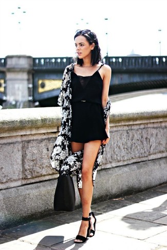 С чем носить черно-белое кимоно с цветочным принтом