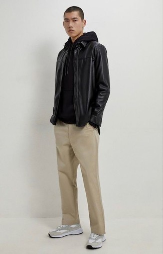 С чем носить черно-белый худи мужчине