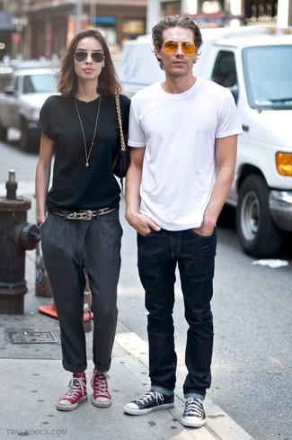 С чем носить черно-белый ремень в горизонтальную полоску женщине