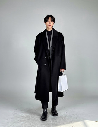 С чем носить черно-белый кожаный ремень мужчине