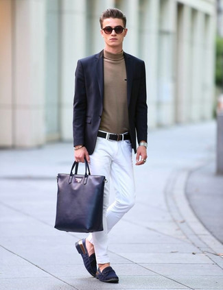 С чем носить черно-белую кожаную большую сумку мужчине
