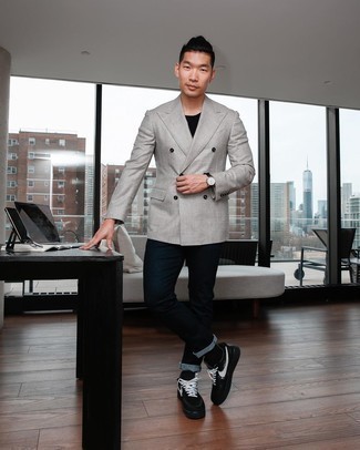 Какие пиджаки носить с черно-белыми низкими кедами мужчине