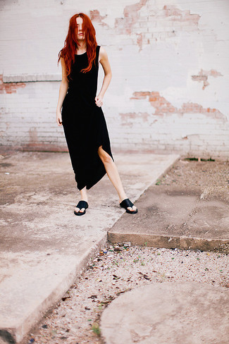 С чем носить черно-белое платье-макси