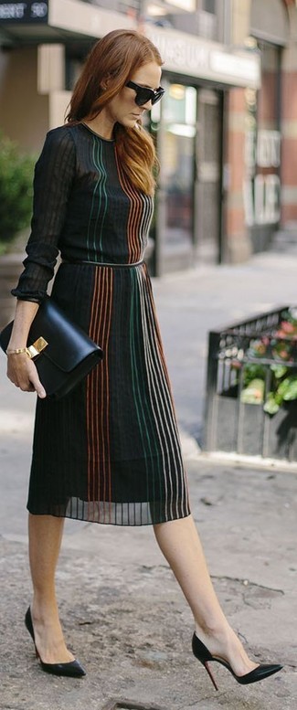 С чем носить черно-белое платье-миди