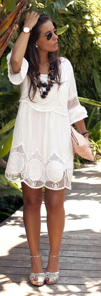 С чем носить черно-белое колье