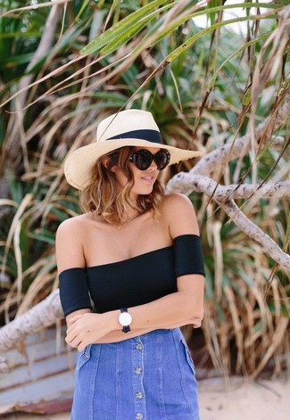 С чем носить черно-белый топ с открытыми плечами