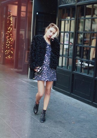 С чем носить черно-белую верхнюю одежду женщине