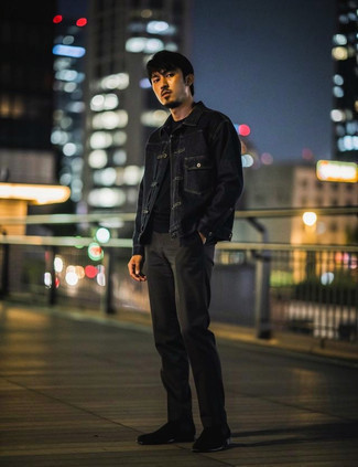 С чем носить черно-белые брюки мужчине