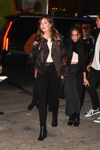 С чем носить черно-белые брюки женщине