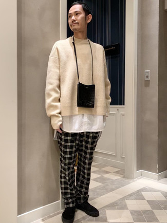 С чем носить черно-белые брюки чинос в шотландскую клетку