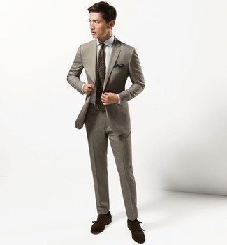 С чем носить черно-белый галстук в горошек мужчине