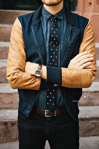 С чем носить черно-белый галстук в горошек мужчине