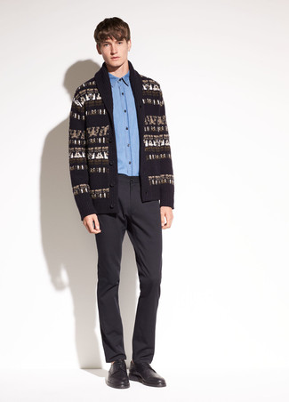 С чем носить черно-белый кардиган с принтом мужчине