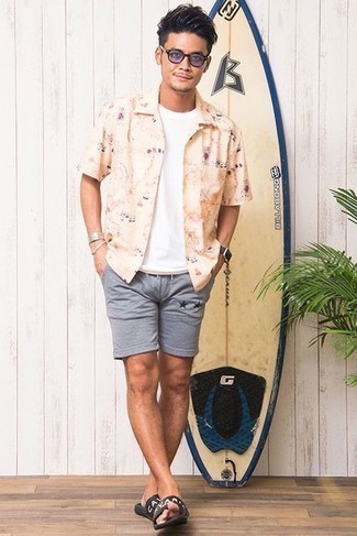 С чем носить черно-белые сандалии с принтом мужчине