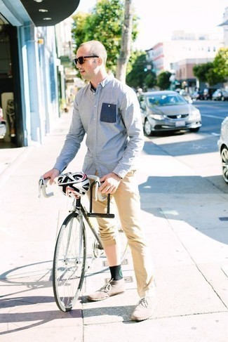 С чем носить черно-белые носки с принтом мужчине