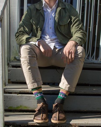 С чем носить черно-белые носки с принтом мужчине