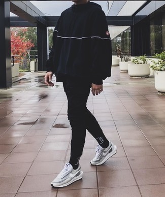 С чем носить черно-белые носки с принтом мужчине