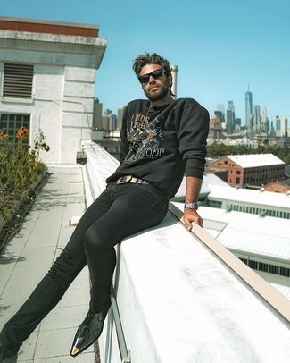 С чем носить черно-белый свитшот с принтом мужчине