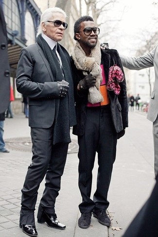 С чем носить черно-белый галстук с принтом мужчине