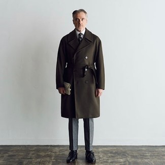 С чем носить черно-белый галстук с принтом мужчине