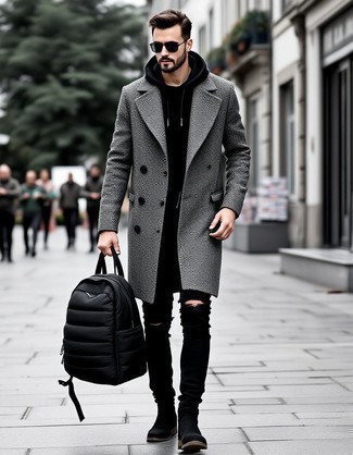 С чем носить черно-белые рваные джинсы мужчине