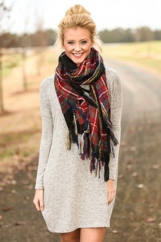 С чем носить черно-белый шарф женщине