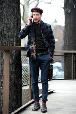 С чем носить черно-белый шарф мужчине