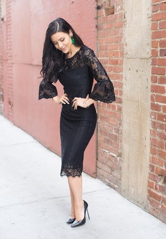 С чем носить черно-белое платье-футляр