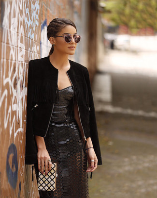 С чем носить черно-белое платье-футляр