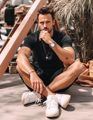 С чем носить черно-белые шорты мужчине