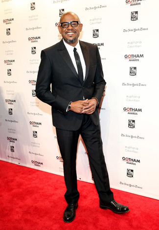 С чем носить черно-белый шелковый галстук мужчине