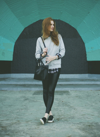 С чем носить черно-белые слипоны женщине