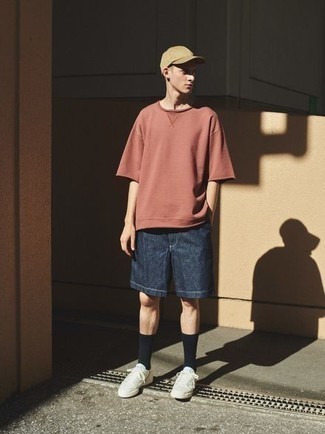 С чем носить черно-белые носки мужчине