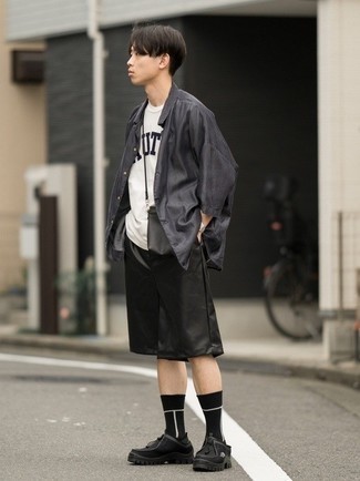 С чем носить черно-белые носки мужчине