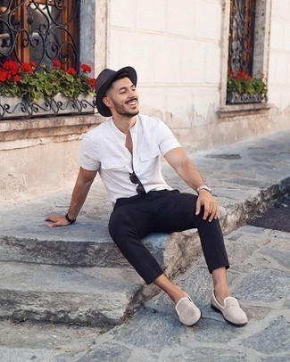 С чем носить черно-белую соломенную шляпу мужчине