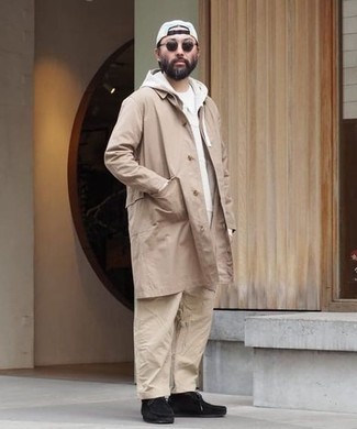 С чем носить черно-белые замшевые ботинки дезерты