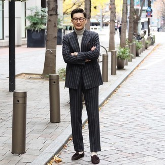 Какие водолазки носить с черно-белым костюмом