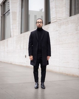 Какие длинные пальто носить с черно-белым свитшотем