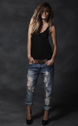 Какие джинсы носить с черно-белой майкой женщине