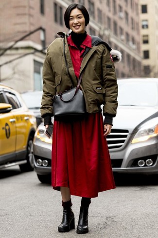 Какие ботильоны носить с черно-белой водолазкой