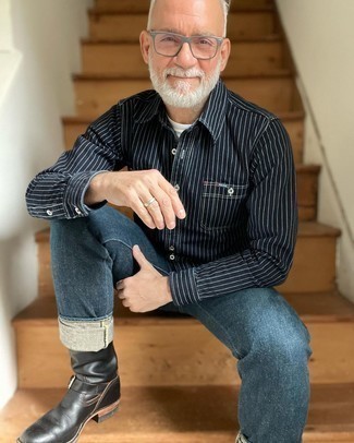 С чем носить черно-белую рубашку в вертикальную полоску мужчине