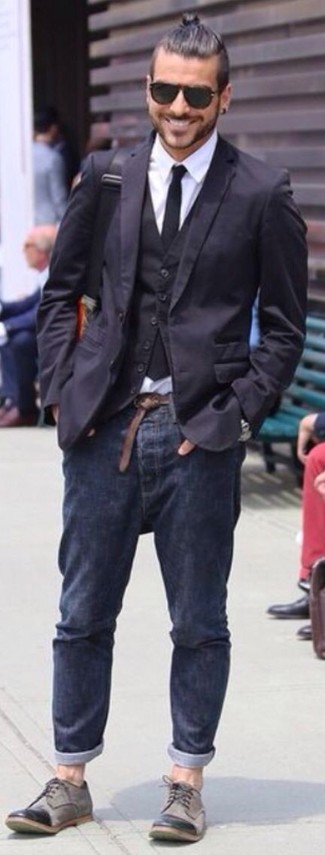 Какие пиджаки носить с черно-белым жилетом