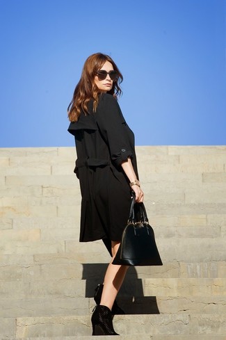 С чем носить черно-белые ботильоны на танкетке