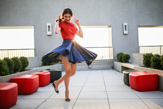 С чем носить черно-белые босоножек на танкетке