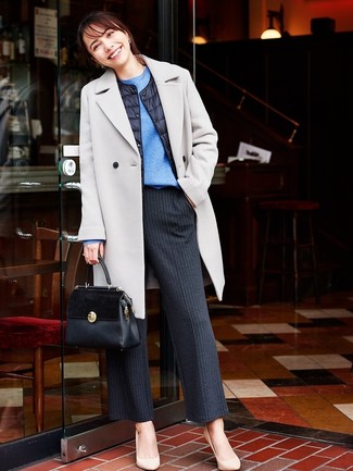 Какое пальто носить с черно-белыми широкими брюками